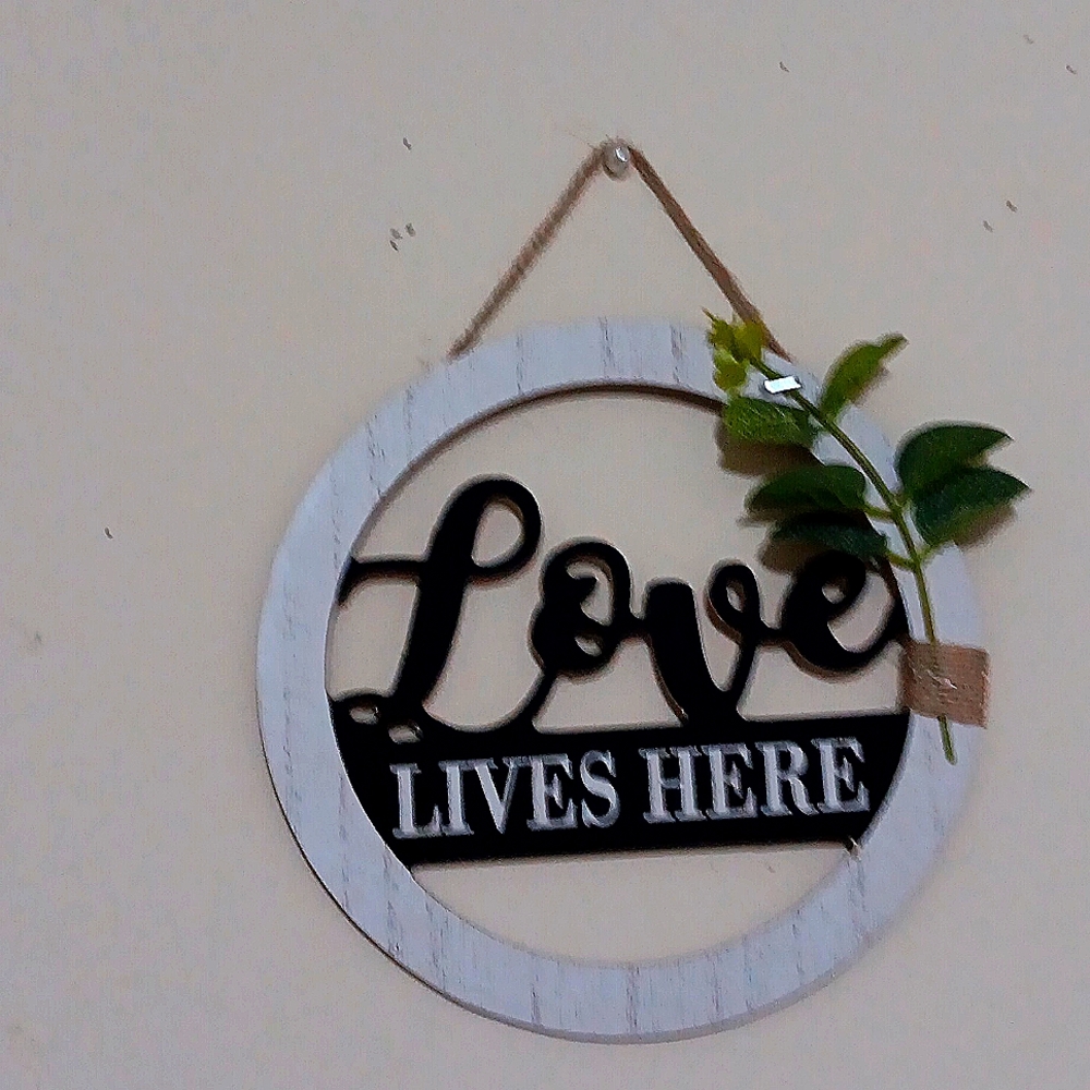 Wall hanger